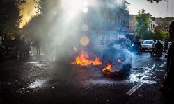 نگاهی به پشت پرده حوادث اخیر ایران