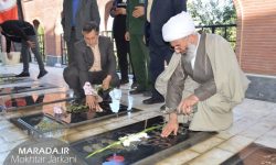 عطرافشانی گلزار شهدای شهر سورک به مناسبت هفته بسیج