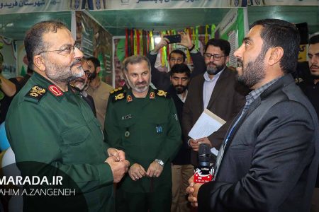 سردار سلیمانی در بازدید از نمایشگاه محلات مهدوی اسوه مازندران / عکس