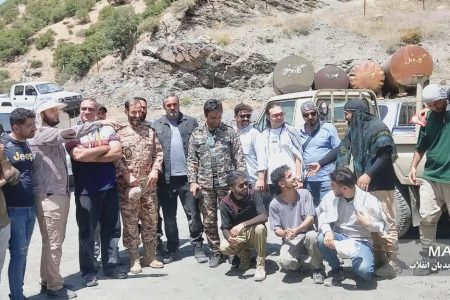 دیدار فرمانده لشکر ۲۵ کربلا با عوامل و بازیگران فیلم سینمایی کد ۱۳۳ / عکس