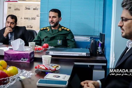 بازدید معاون فرهنگی سپاه کربلا از دفتر گروه جهادی دیدبان انقلاب / عکس