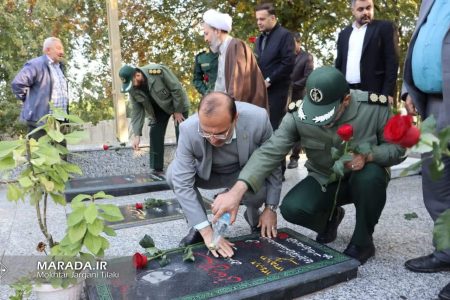 عطرافشانی گلزار شهدای میاندورود به مناسبت هفته بسیج / عکس